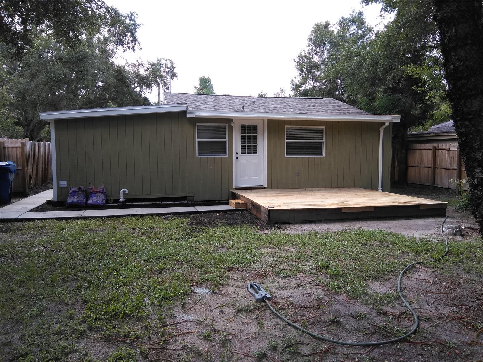 910 9TH AVE SW, LARGO, FL, 33770