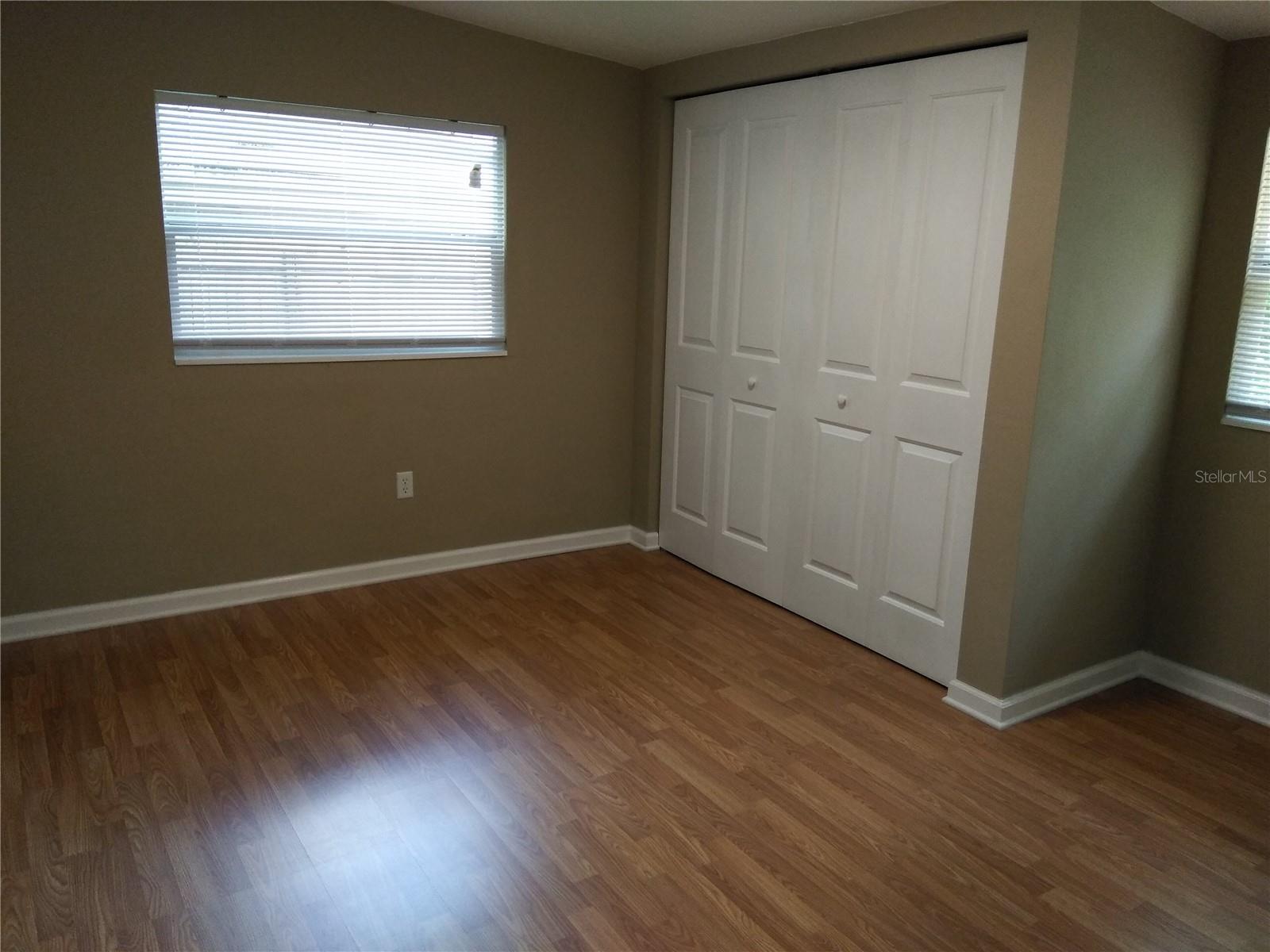 910 9TH AVE SW, LARGO, FL, 33770