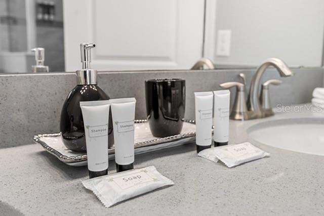 8909 STINGER DR, CHAMPIONS GATE, FL, 33896