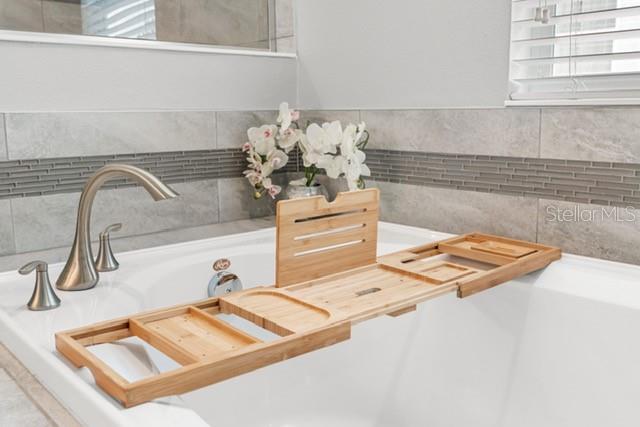 8909 STINGER DR, CHAMPIONS GATE, FL, 33896