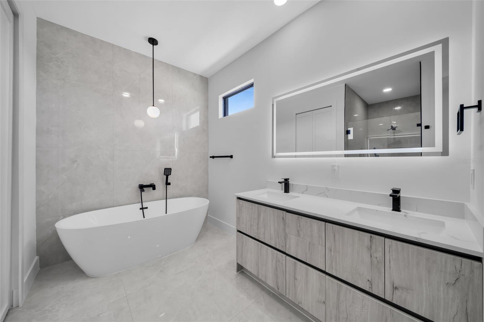 1320 NE 20TH ST, CAPE CORAL, FL, 33909