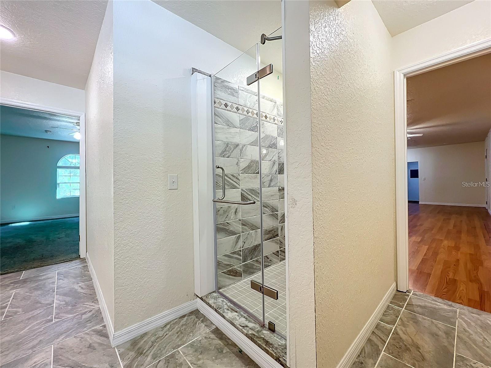 25 E CHESLEY AVE, EUSTIS, FL, 32726