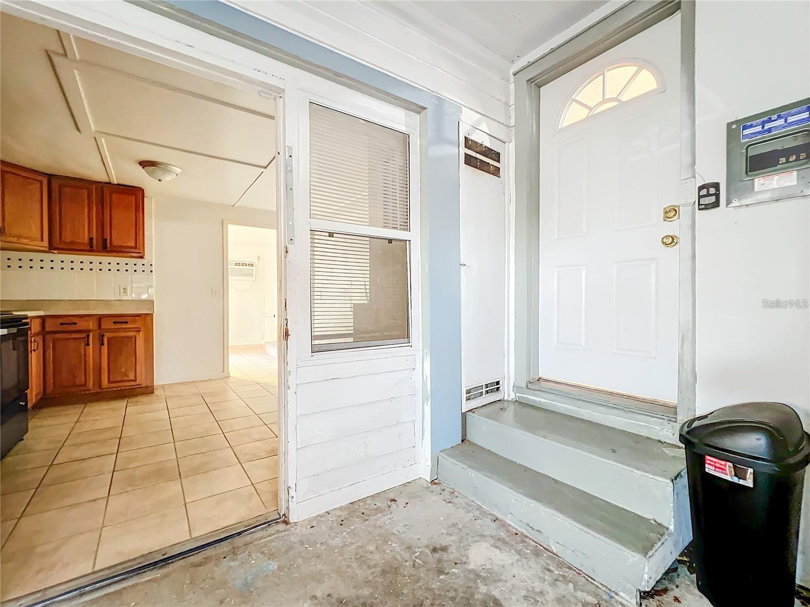 25 E CHESLEY AVE, EUSTIS, FL, 32726