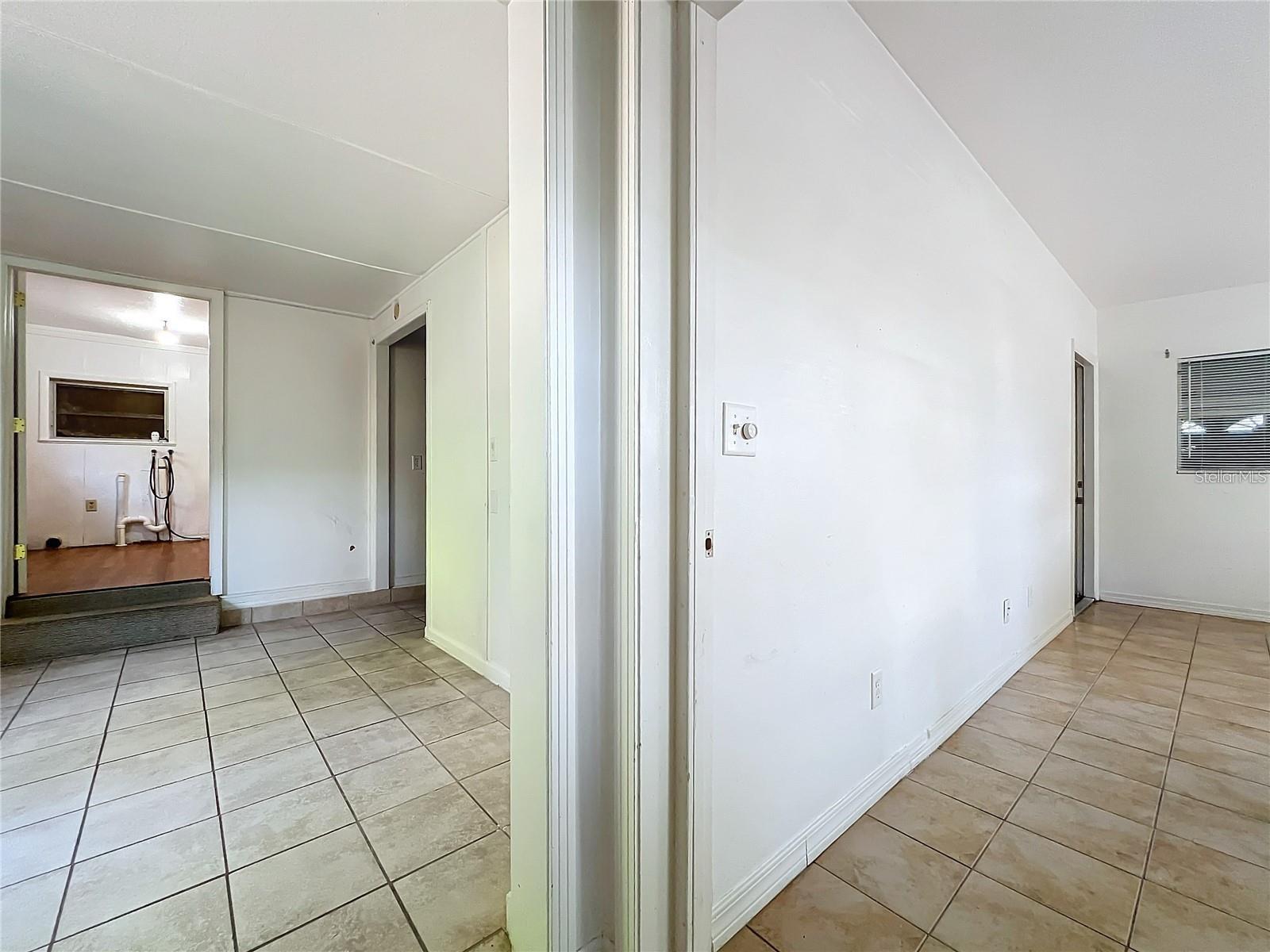 25 E CHESLEY AVE, EUSTIS, FL, 32726