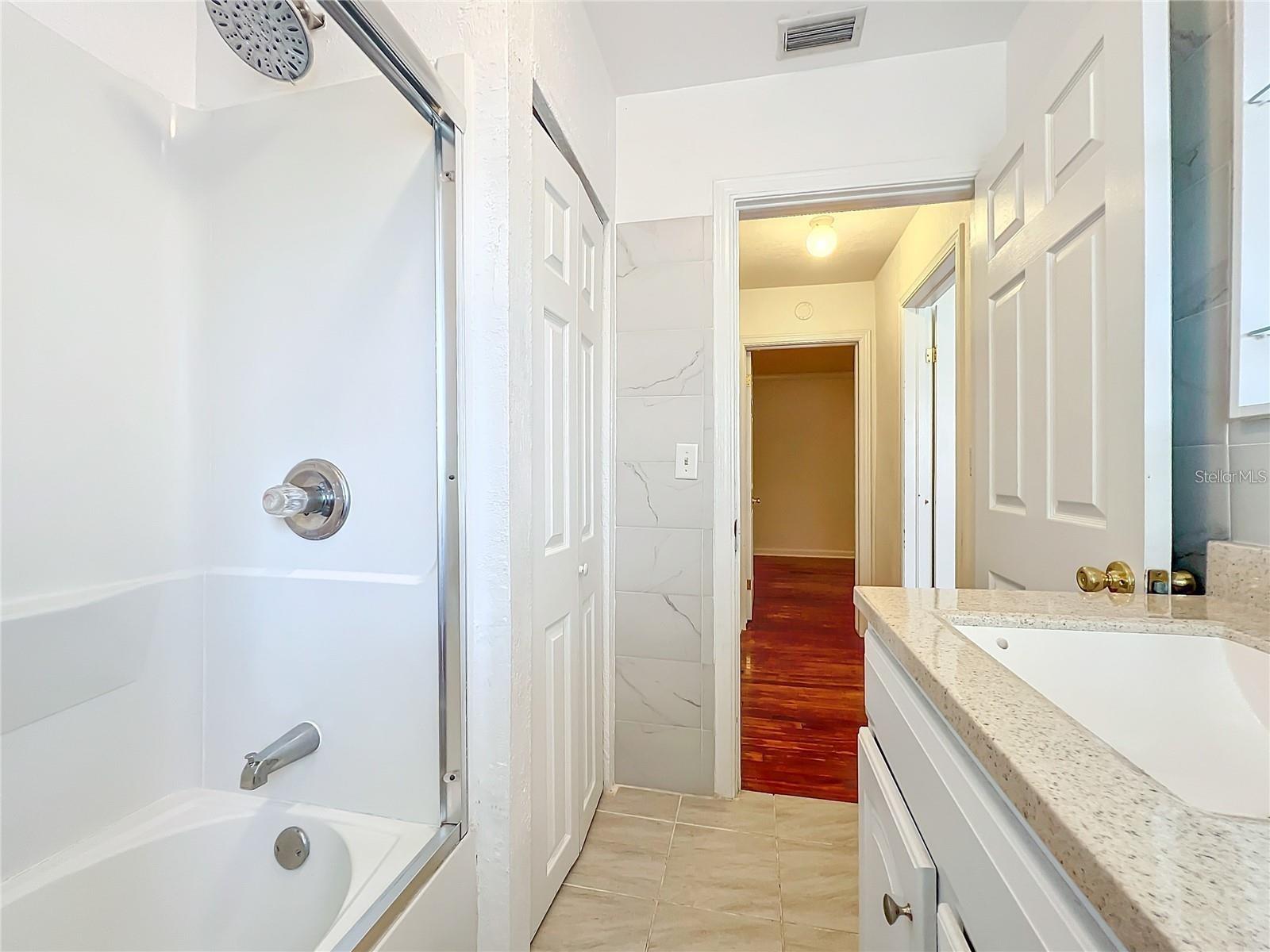 25 E CHESLEY AVE, EUSTIS, FL, 32726