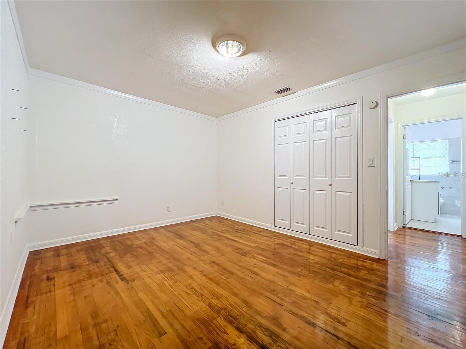 25 E CHESLEY AVE, EUSTIS, FL, 32726