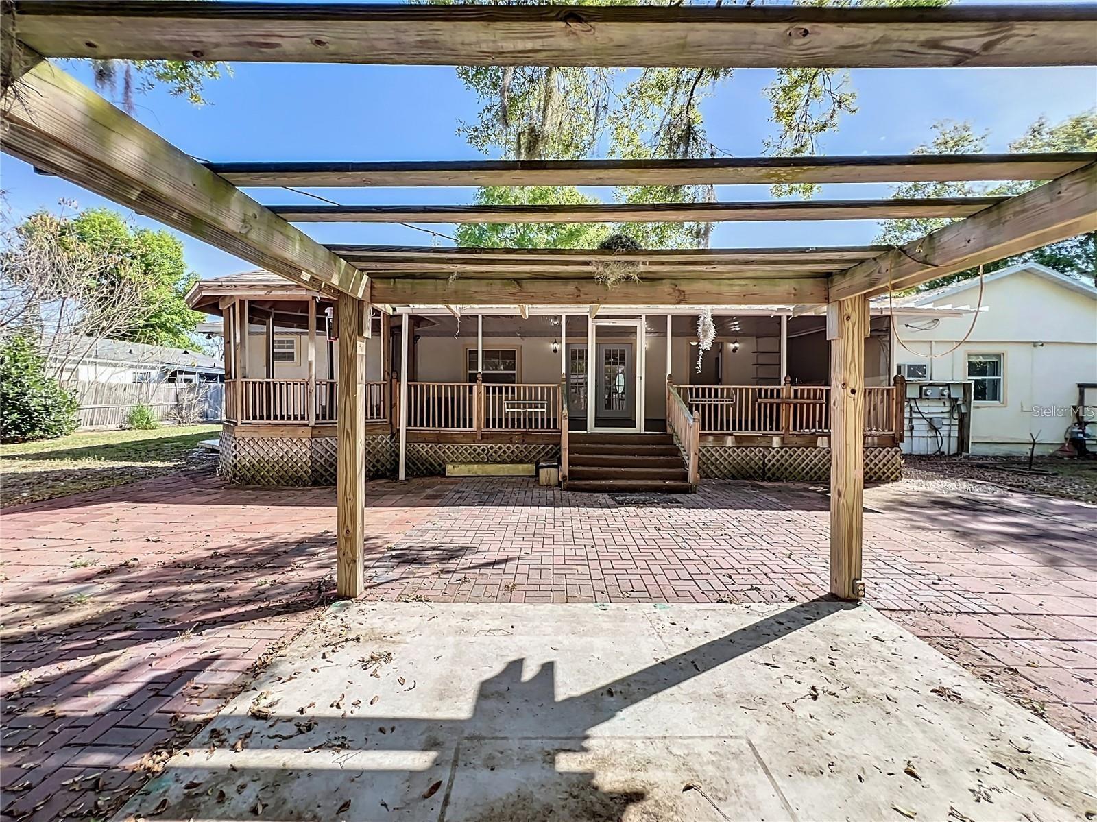 25 E CHESLEY AVE, EUSTIS, FL, 32726