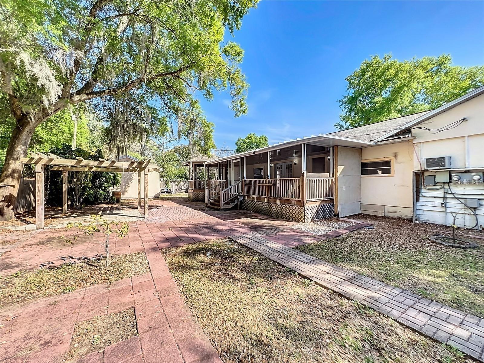 25 E CHESLEY AVE, EUSTIS, FL, 32726