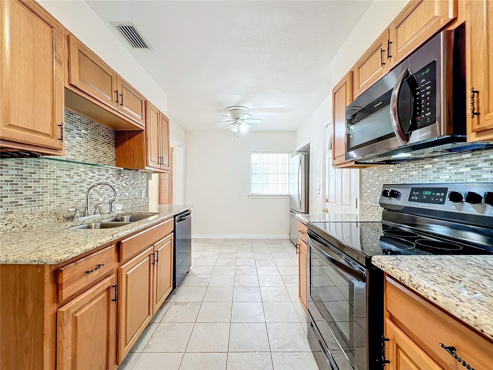 25 E CHESLEY AVE, EUSTIS, FL, 32726