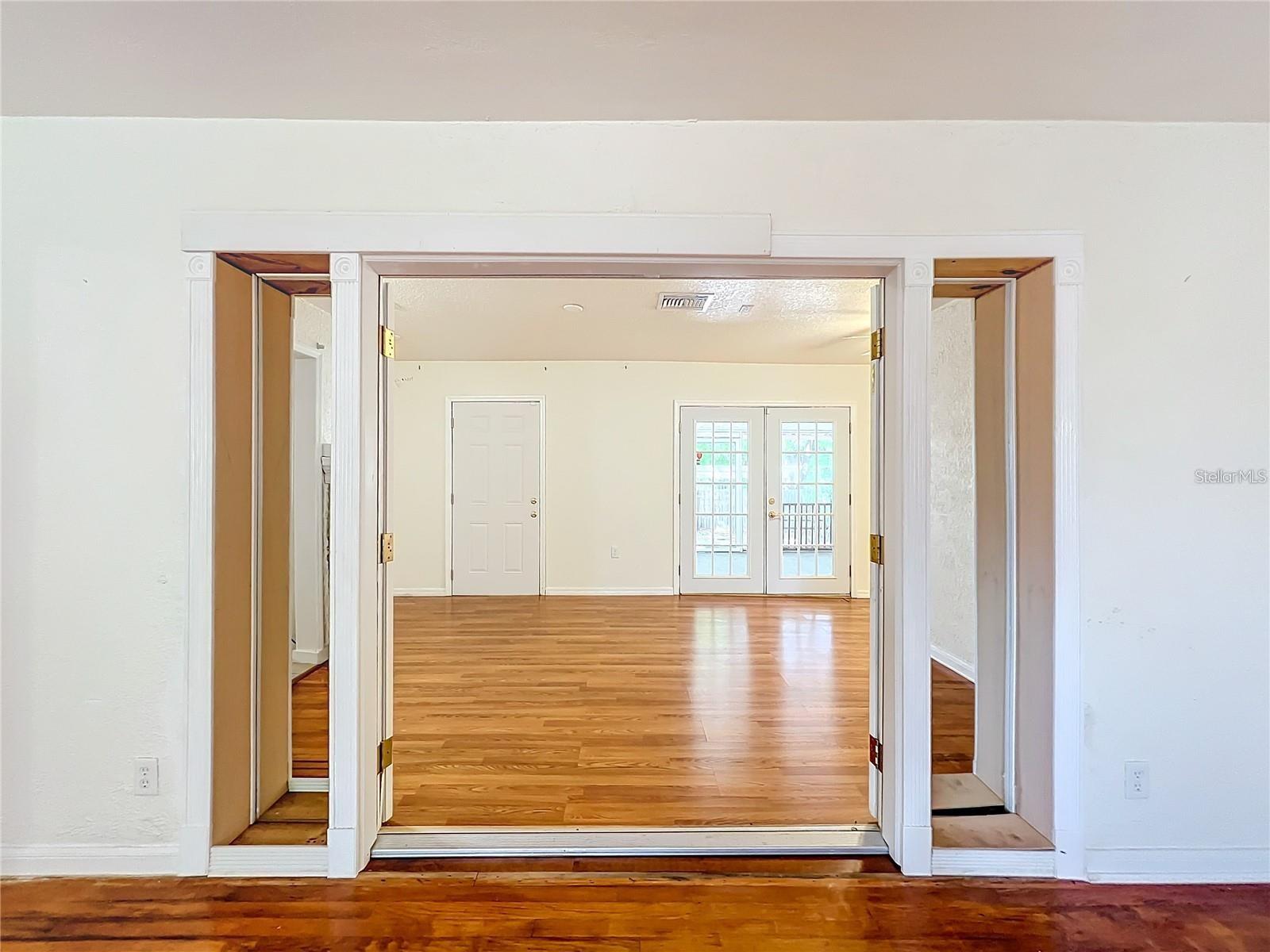 25 E CHESLEY AVE, EUSTIS, FL, 32726