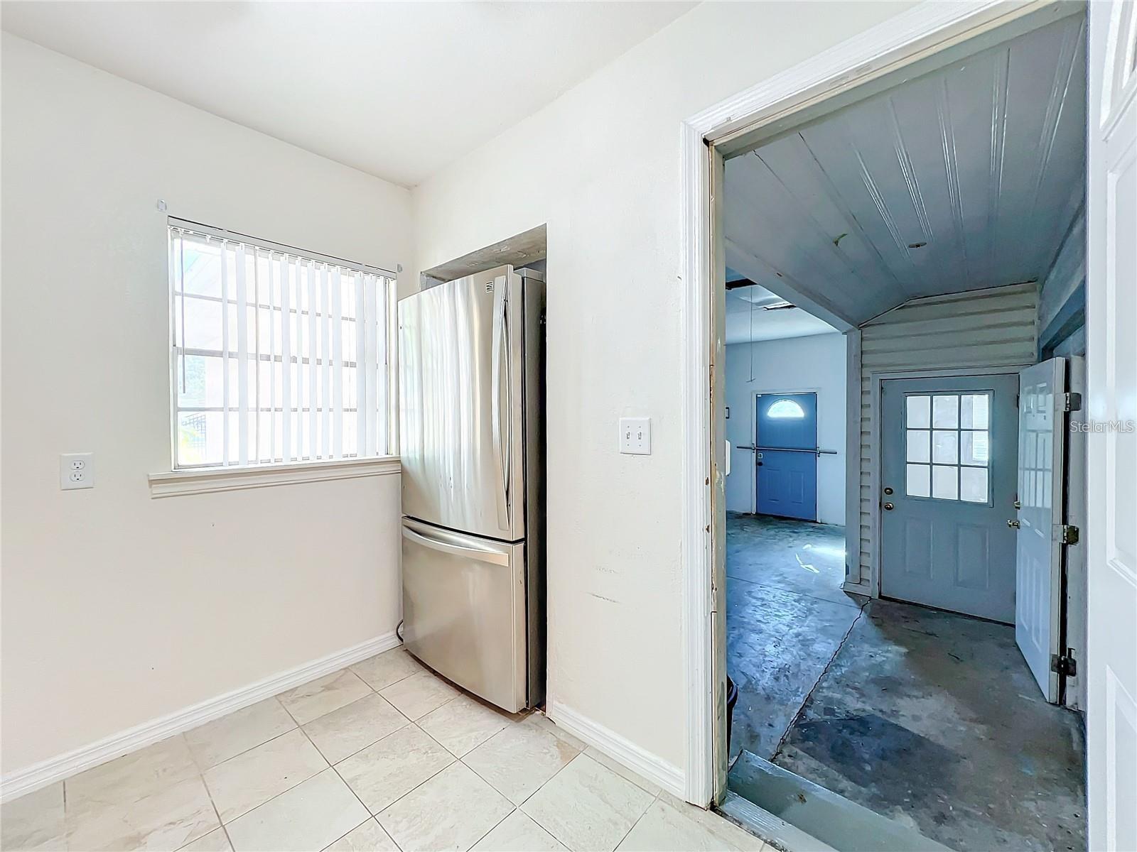 25 E CHESLEY AVE, EUSTIS, FL, 32726