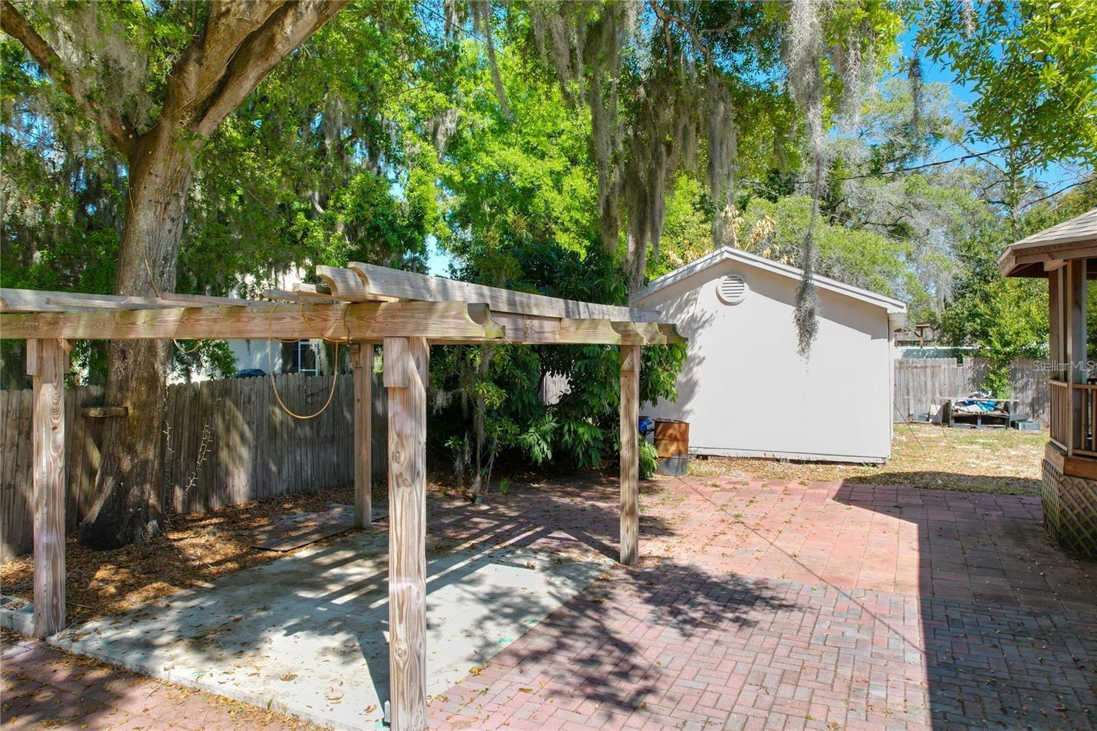 25 E CHESLEY AVE, EUSTIS, FL, 32726