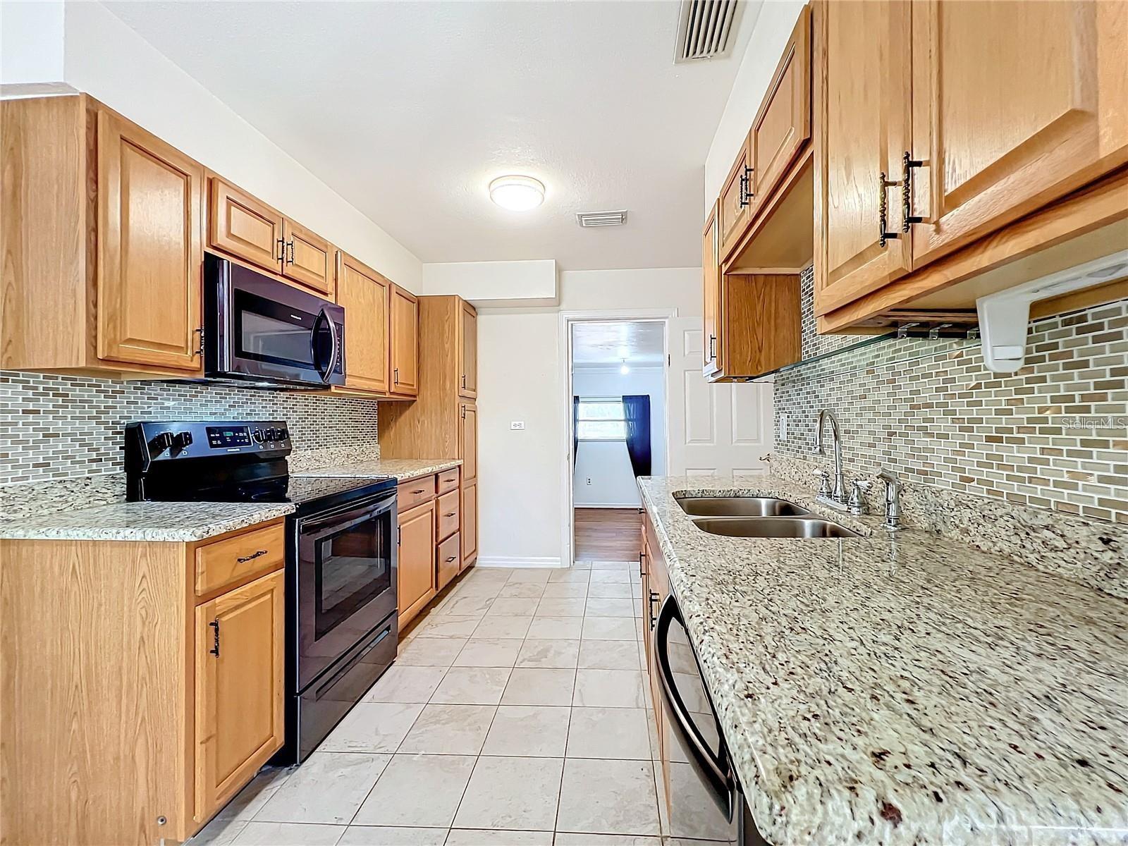 25 E CHESLEY AVE, EUSTIS, FL, 32726