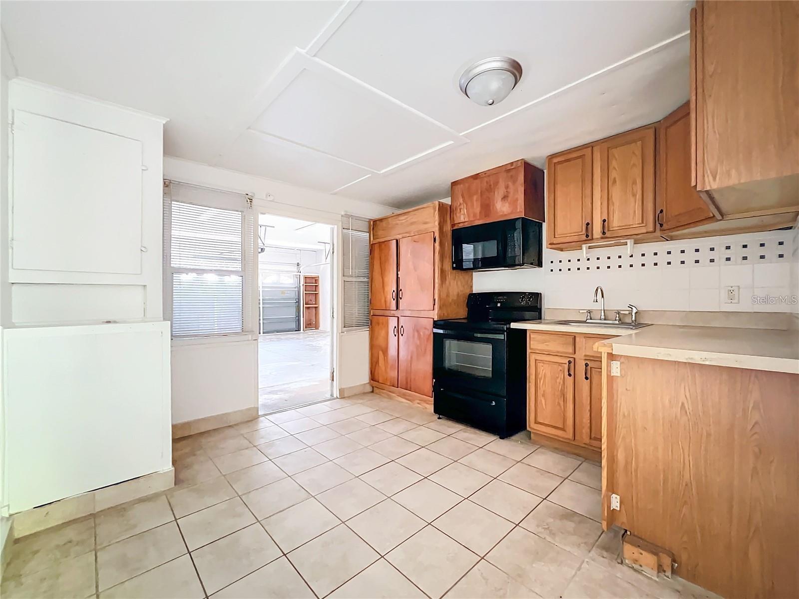 25 E CHESLEY AVE, EUSTIS, FL, 32726