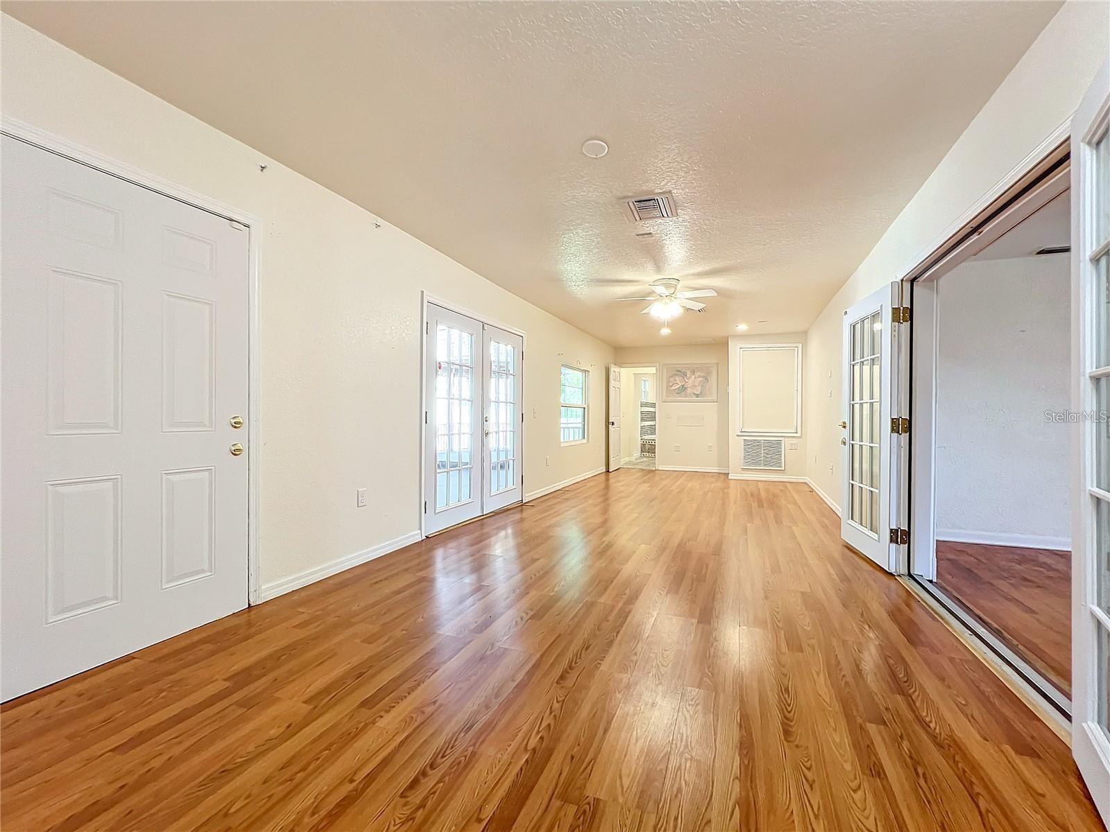 25 E CHESLEY AVE, EUSTIS, FL, 32726