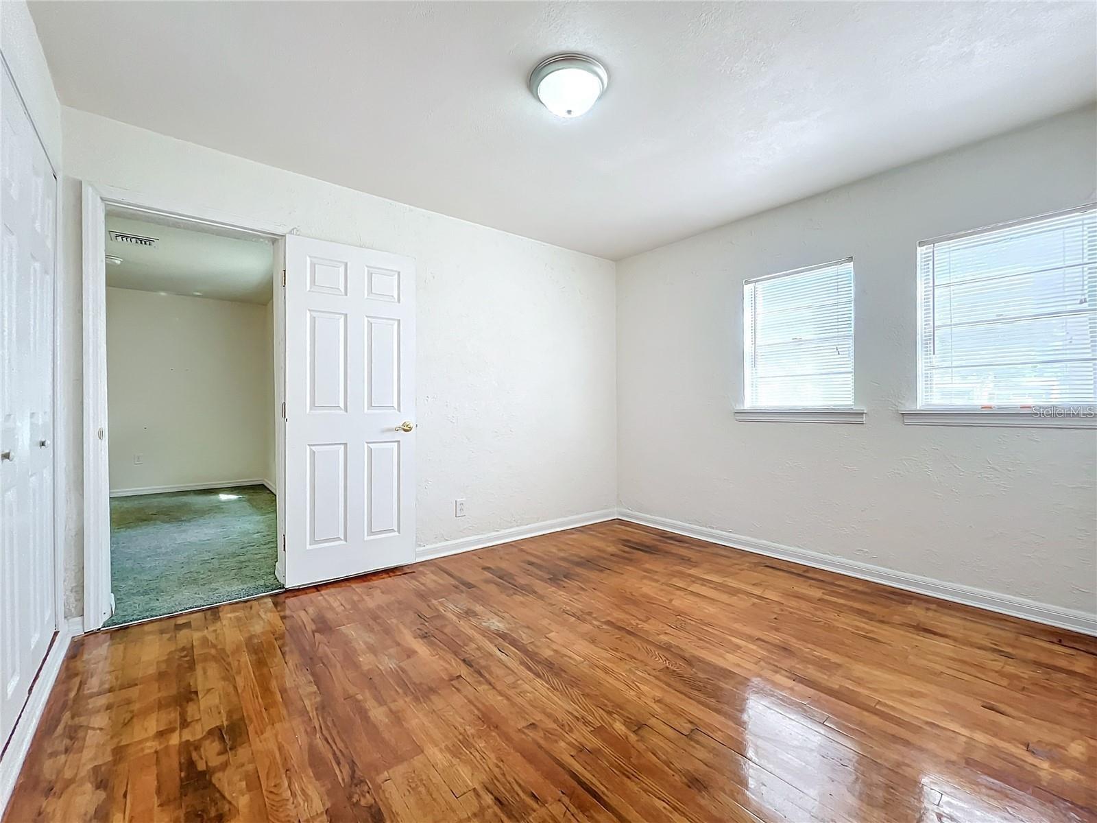 25 E CHESLEY AVE, EUSTIS, FL, 32726