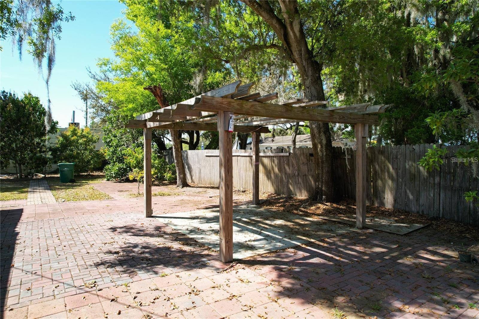 25 E CHESLEY AVE, EUSTIS, FL, 32726