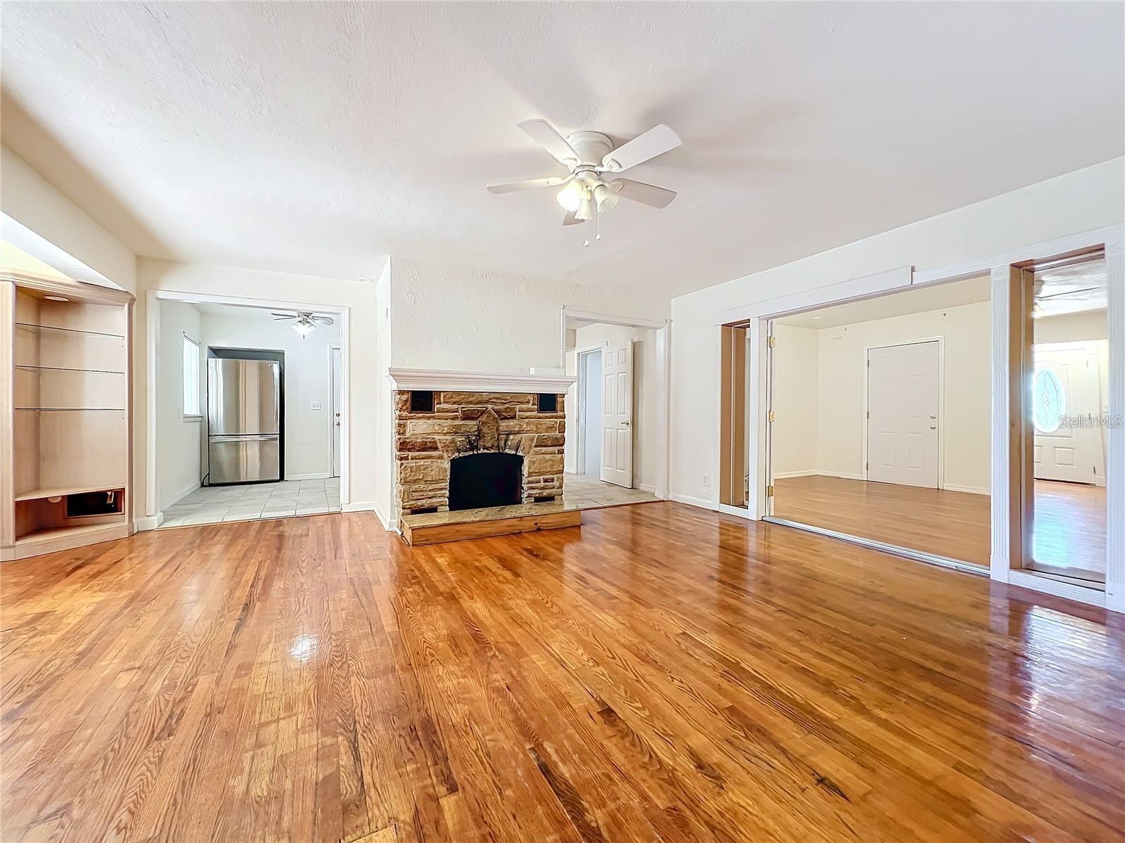 25 E CHESLEY AVE, EUSTIS, FL, 32726