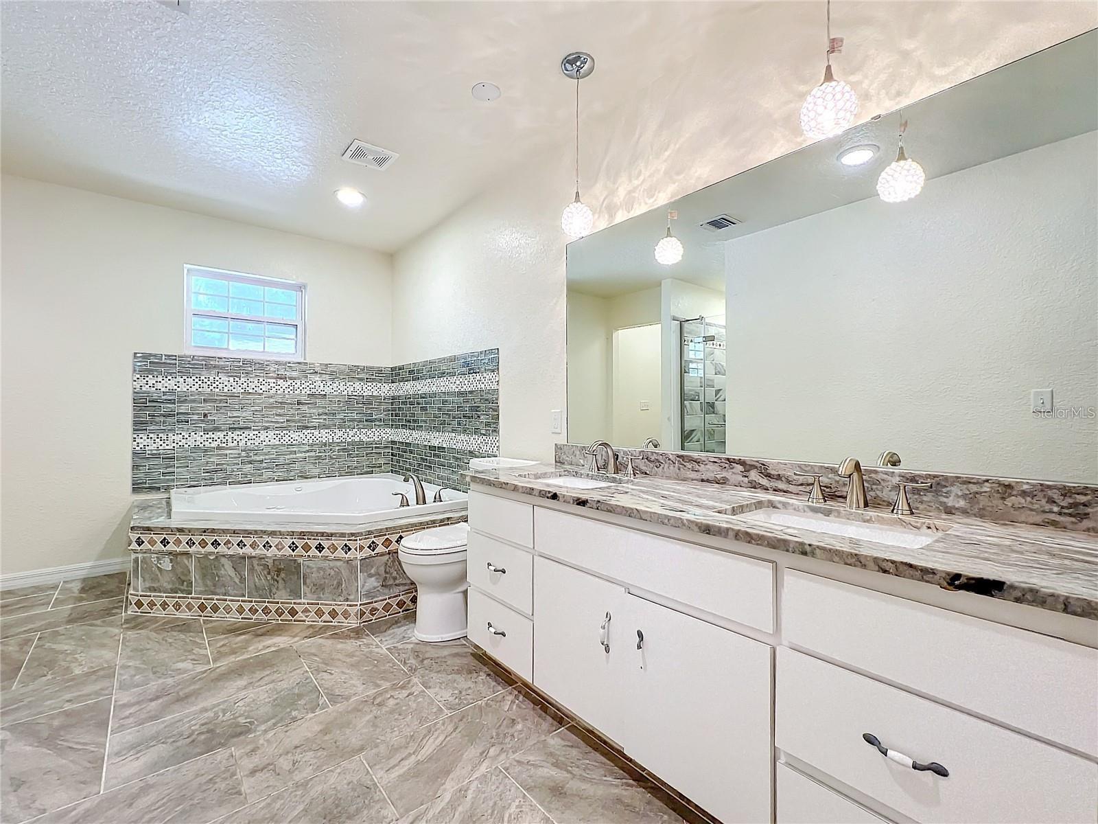 25 E CHESLEY AVE, EUSTIS, FL, 32726