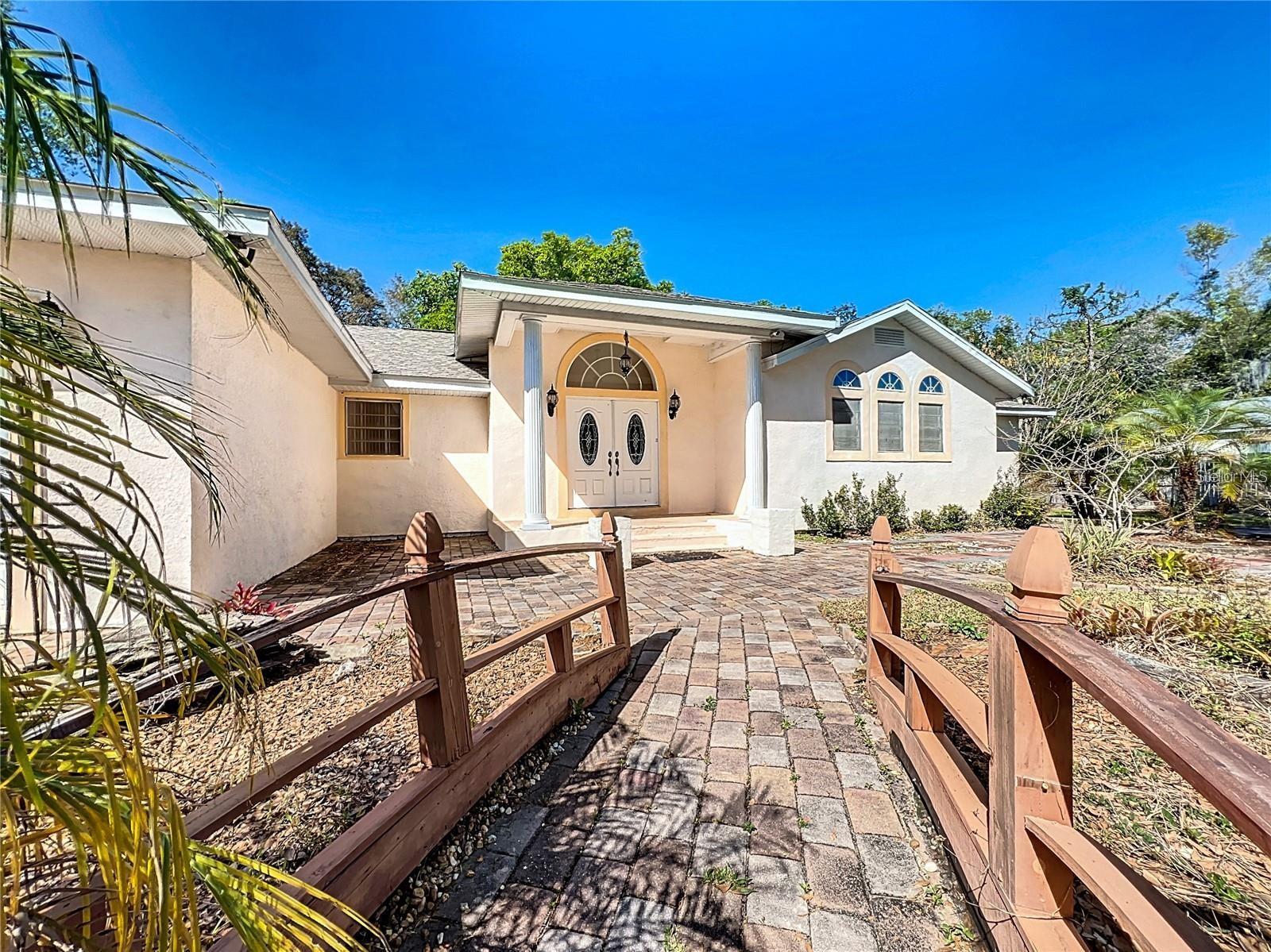 25 E CHESLEY AVE, EUSTIS, FL, 32726