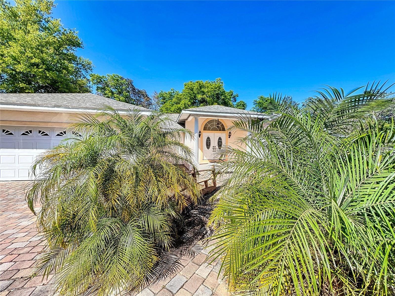 25 E CHESLEY AVE, EUSTIS, FL, 32726