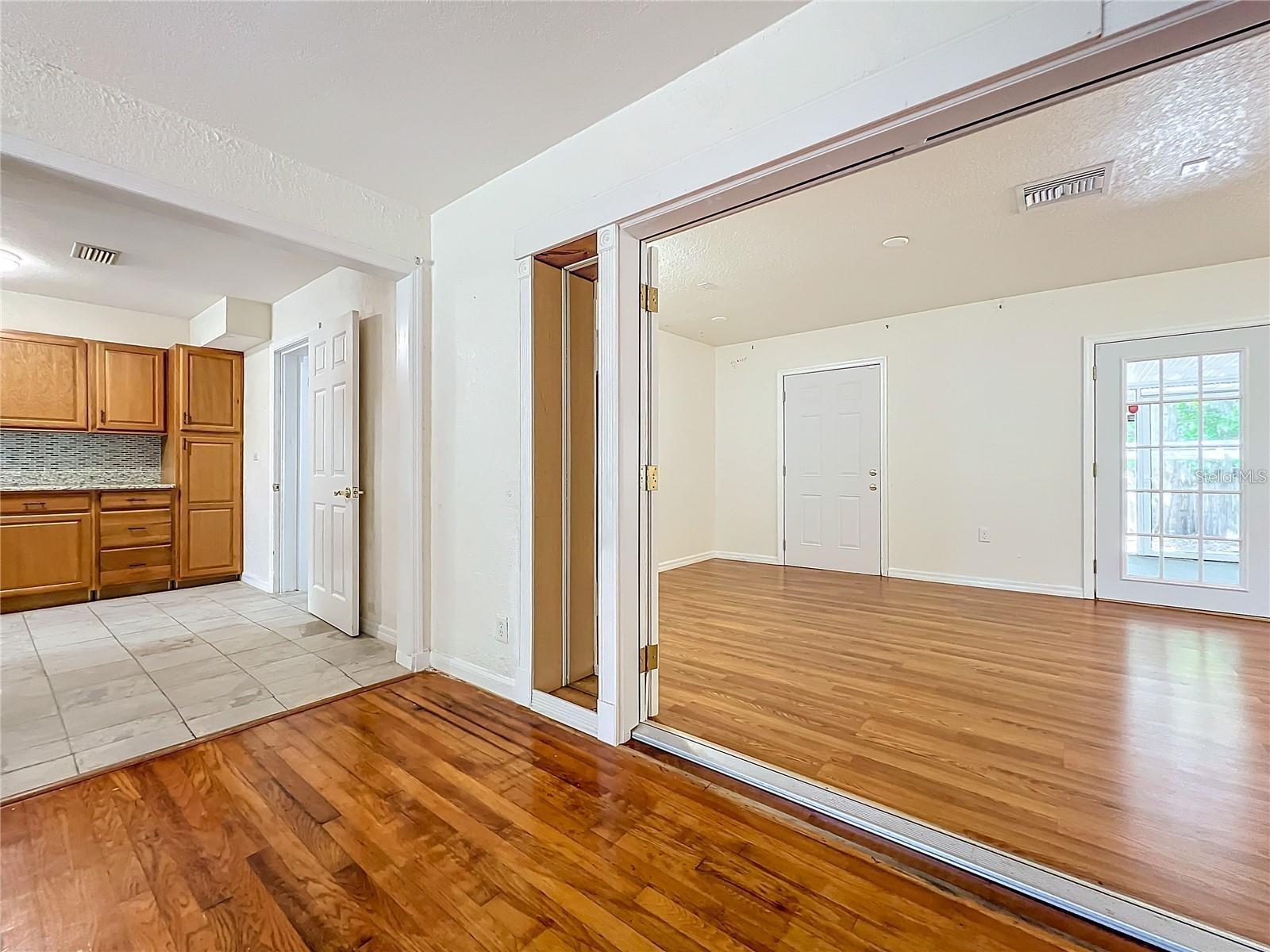 25 E CHESLEY AVE, EUSTIS, FL, 32726