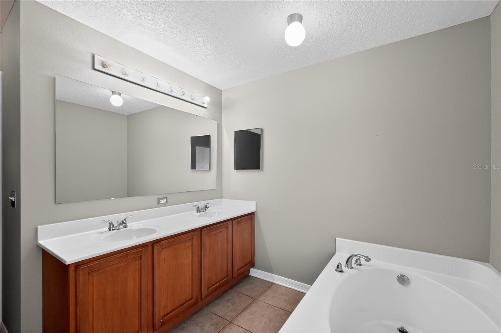 15536 MERLIN AVE, MASCOTTE, FL, 34753