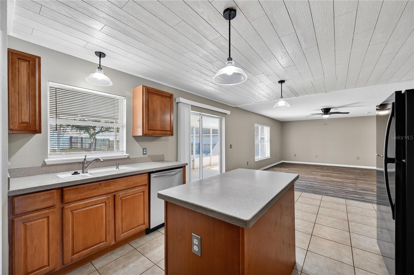 15536 MERLIN AVE, MASCOTTE, FL, 34753