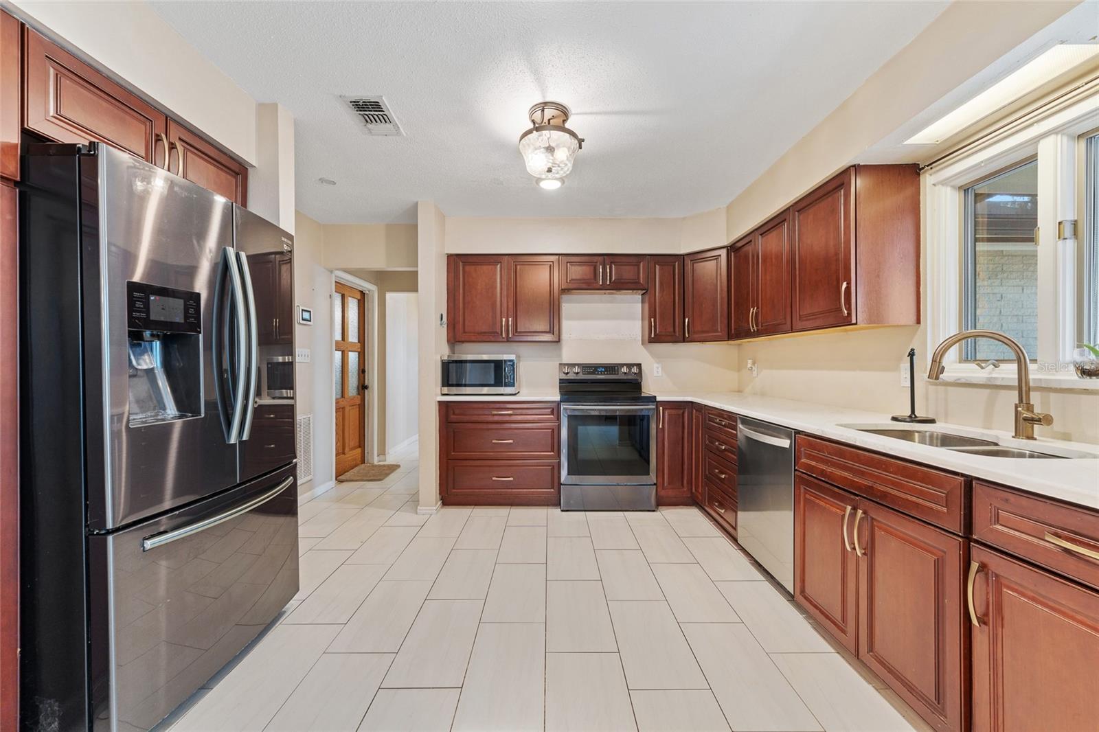 33651 OVERTON DR, LEESBURG, FL, 34788