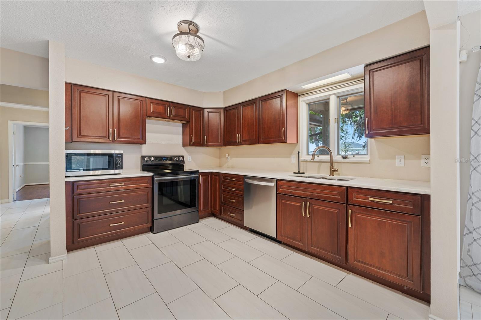 33651 OVERTON DR, LEESBURG, FL, 34788