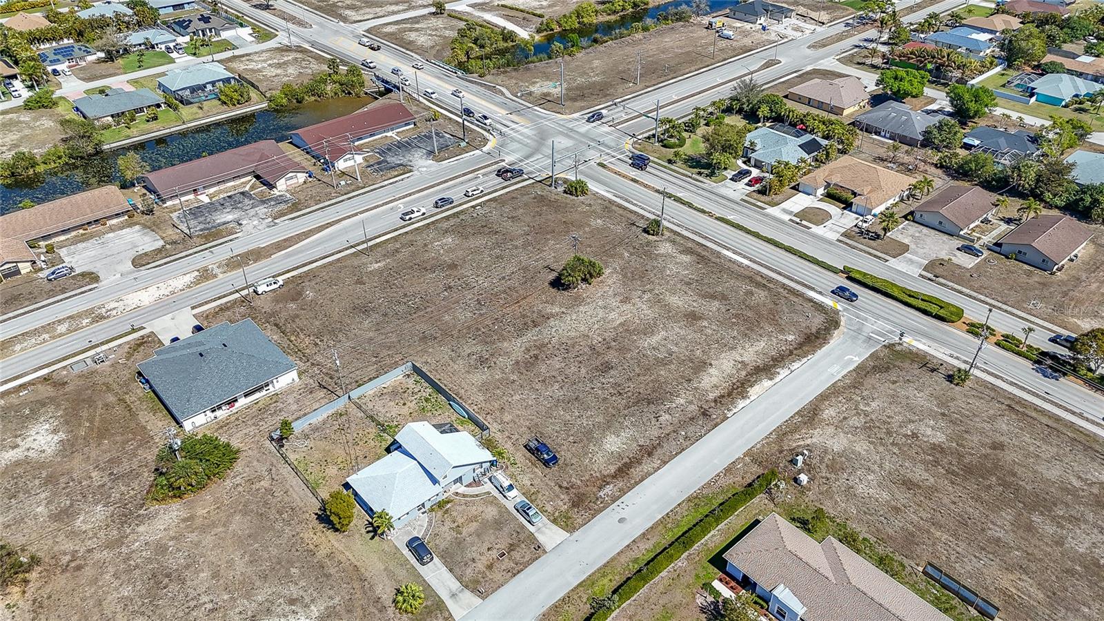 804 GLEASON PKWY, CAPE CORAL, FL, 33914