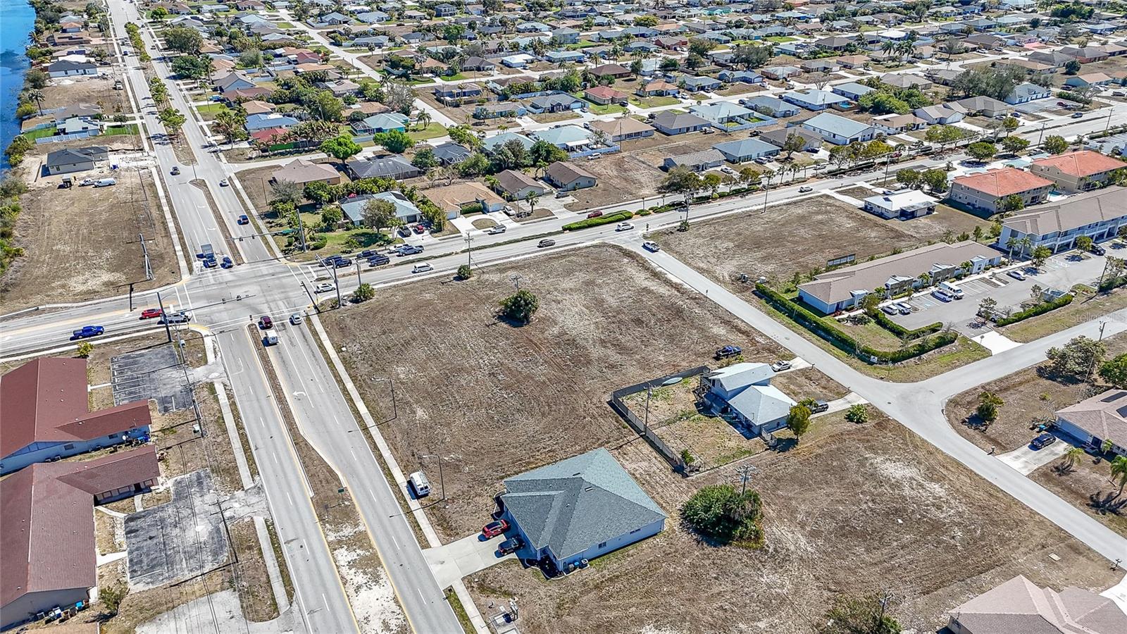 804 GLEASON PKWY, CAPE CORAL, FL, 33914