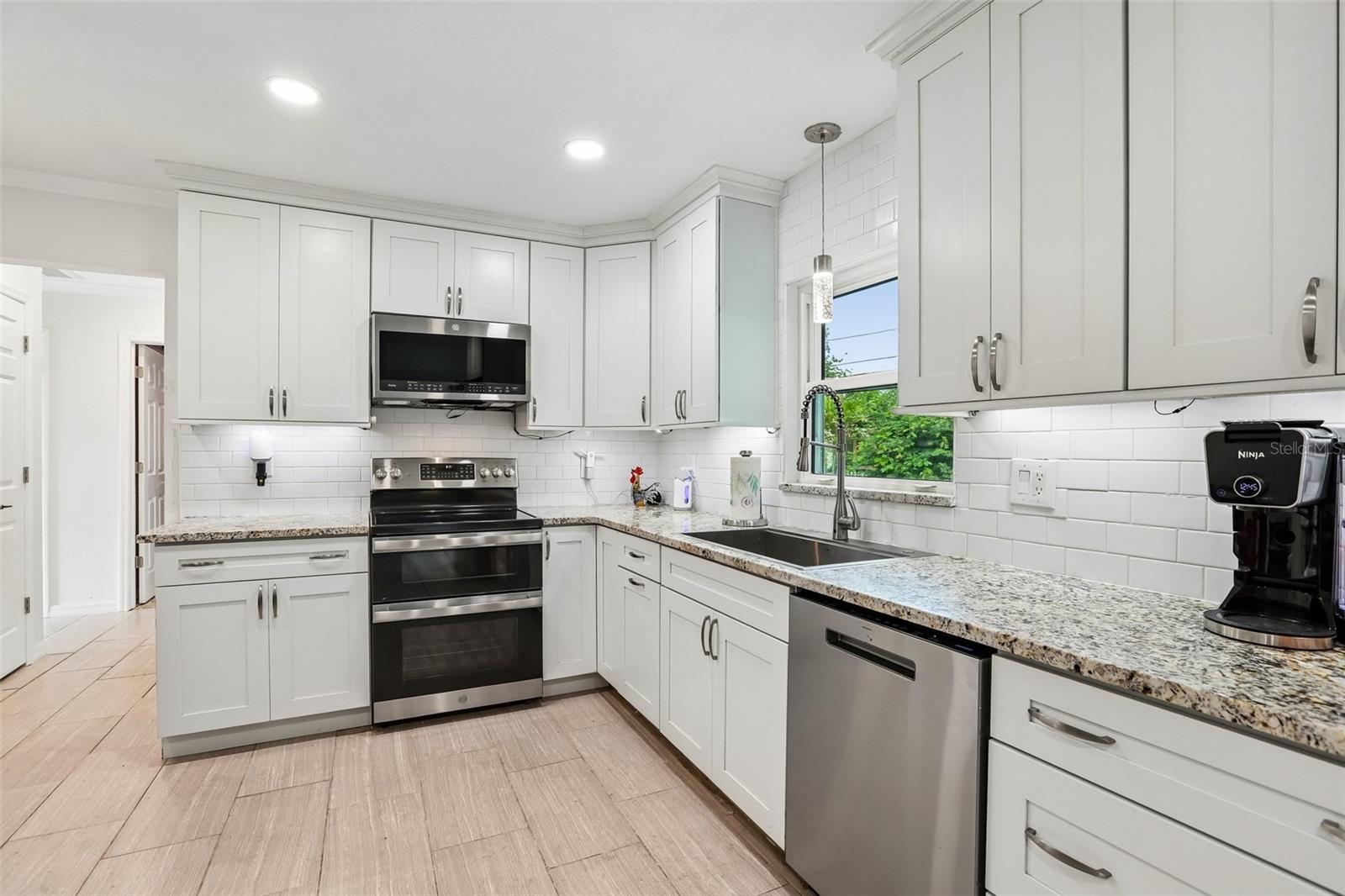 657 MARJON AVE, DUNEDIN, FL, 34698