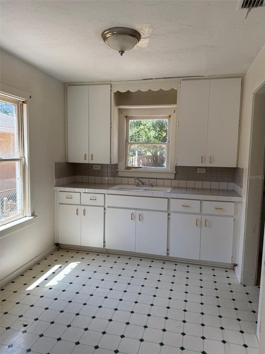 2845 23RD AVE N, ST PETERSBURG, FL, 33713