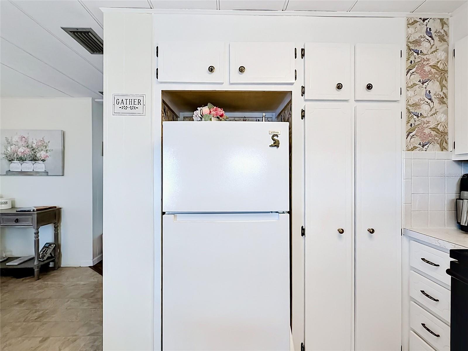 10193 N LAKE DR #95, LARGO, FL, 33773