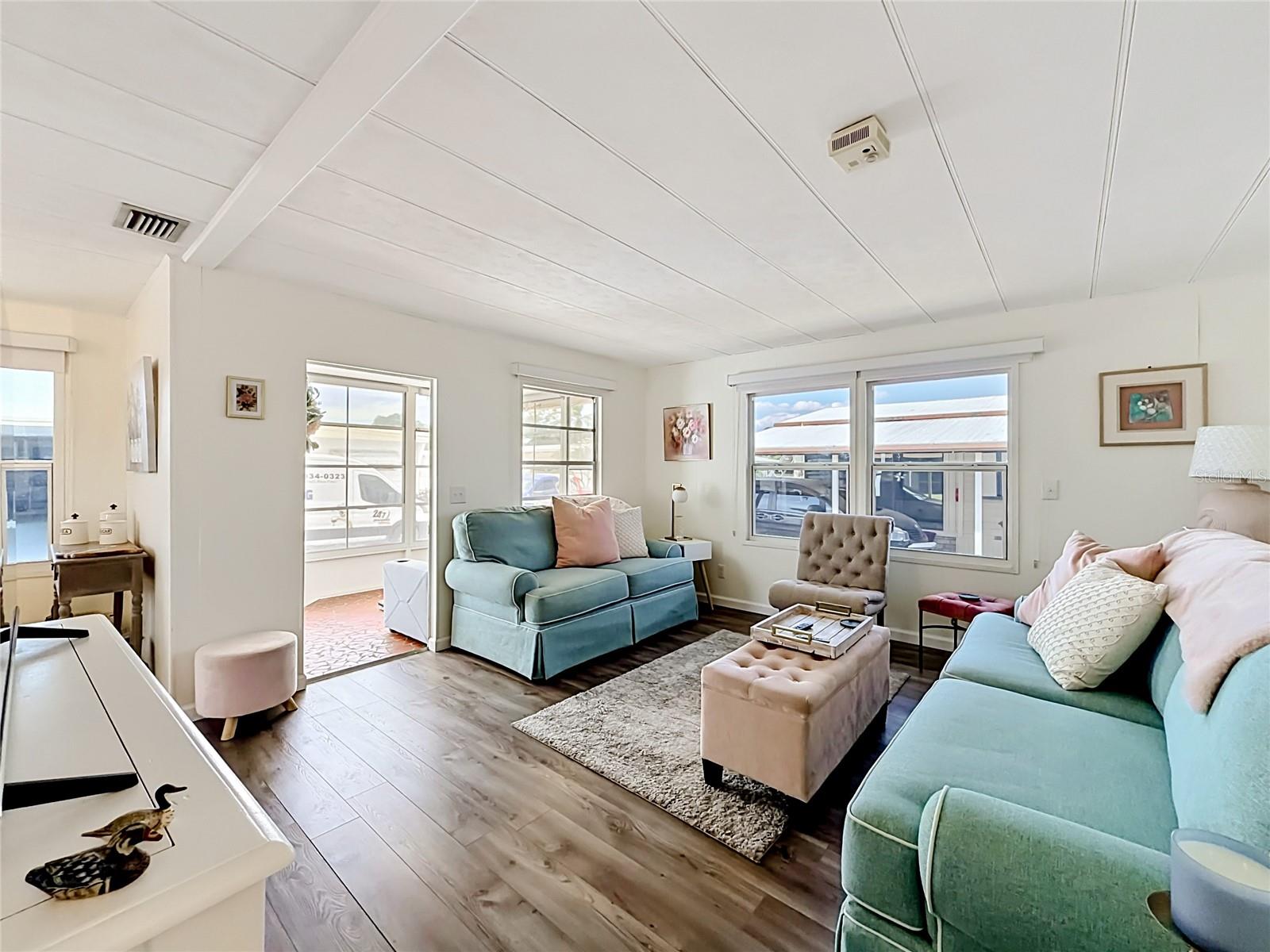 10193 N LAKE DR #95, LARGO, FL, 33773