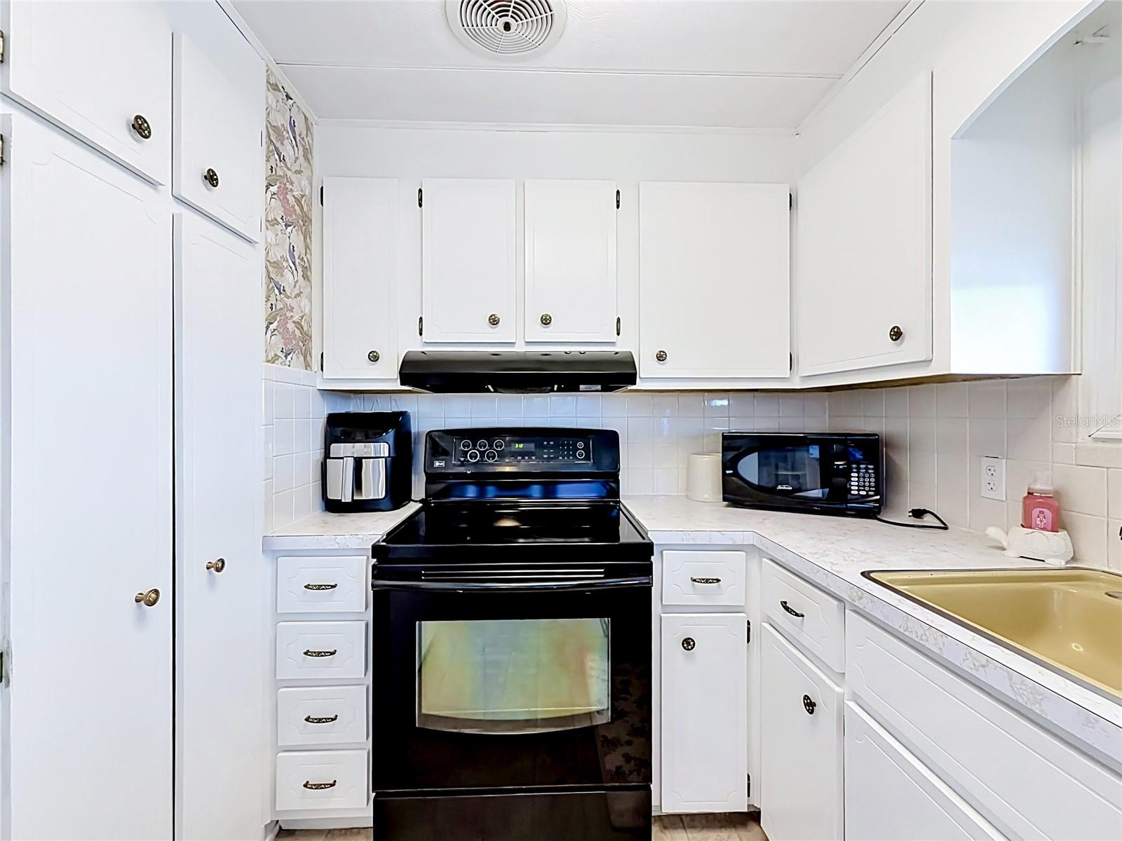 10193 N LAKE DR #95, LARGO, FL, 33773