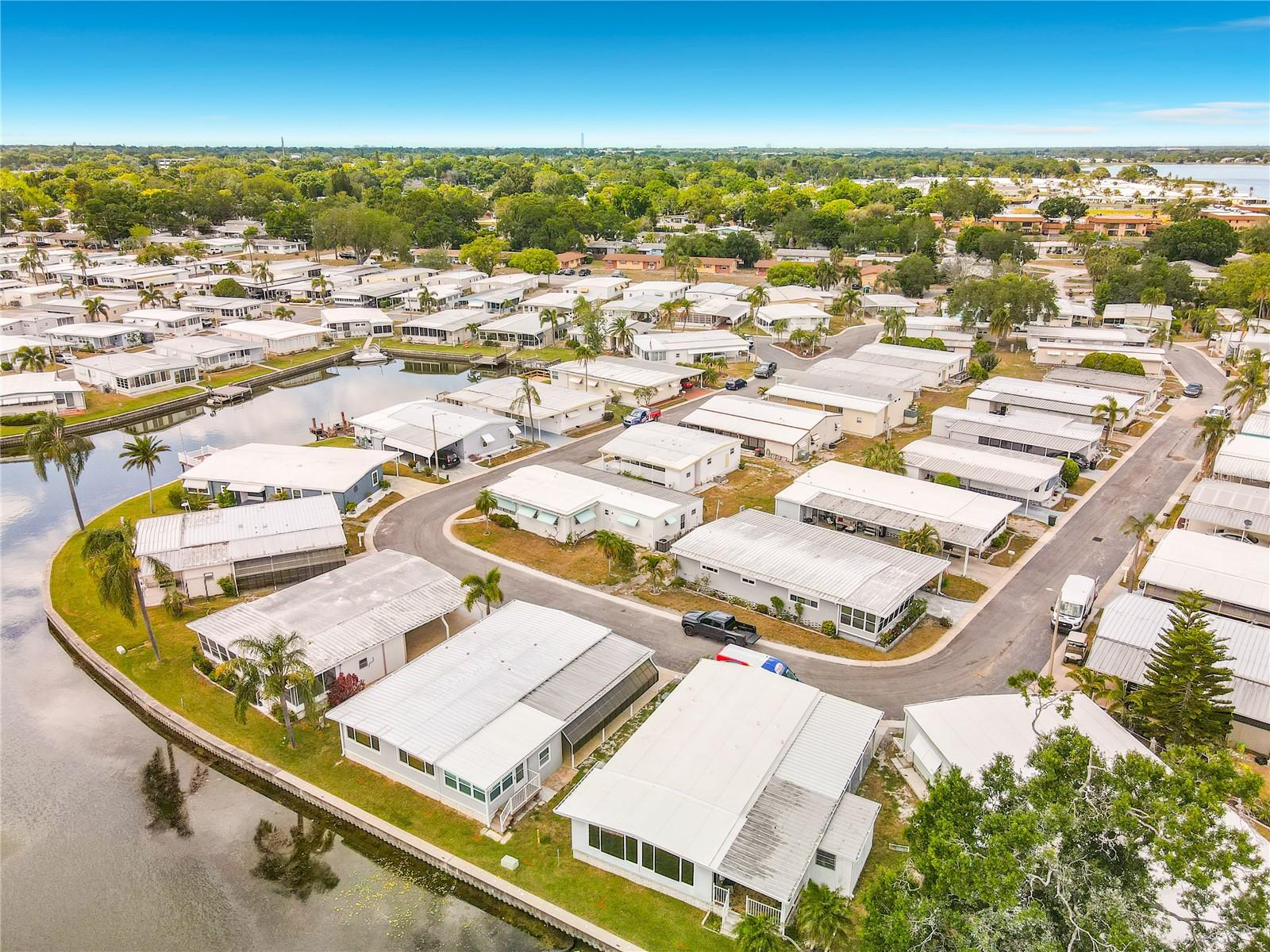 10193 N LAKE DR #95, LARGO, FL, 33773