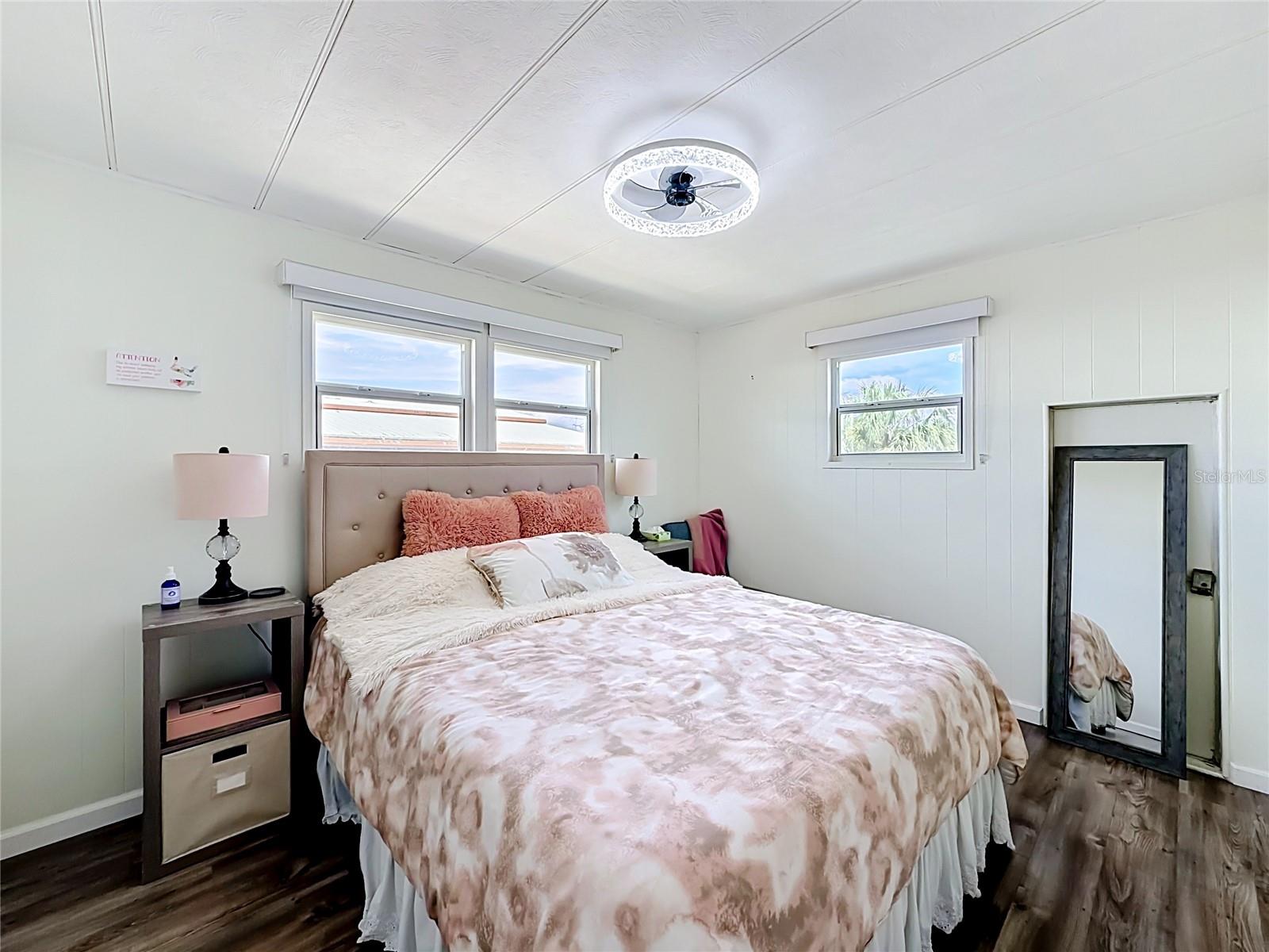 10193 N LAKE DR #95, LARGO, FL, 33773