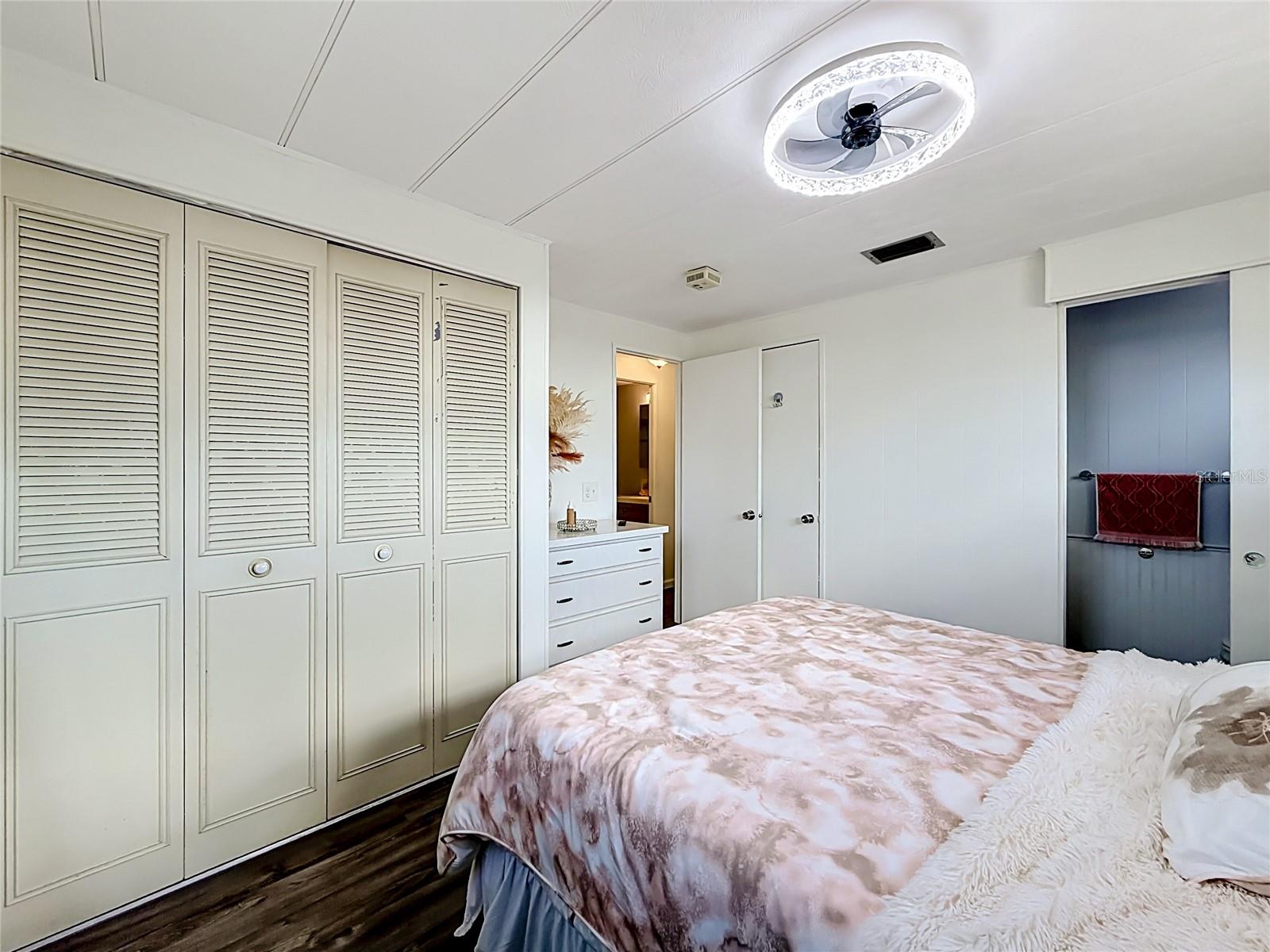 10193 N LAKE DR #95, LARGO, FL, 33773