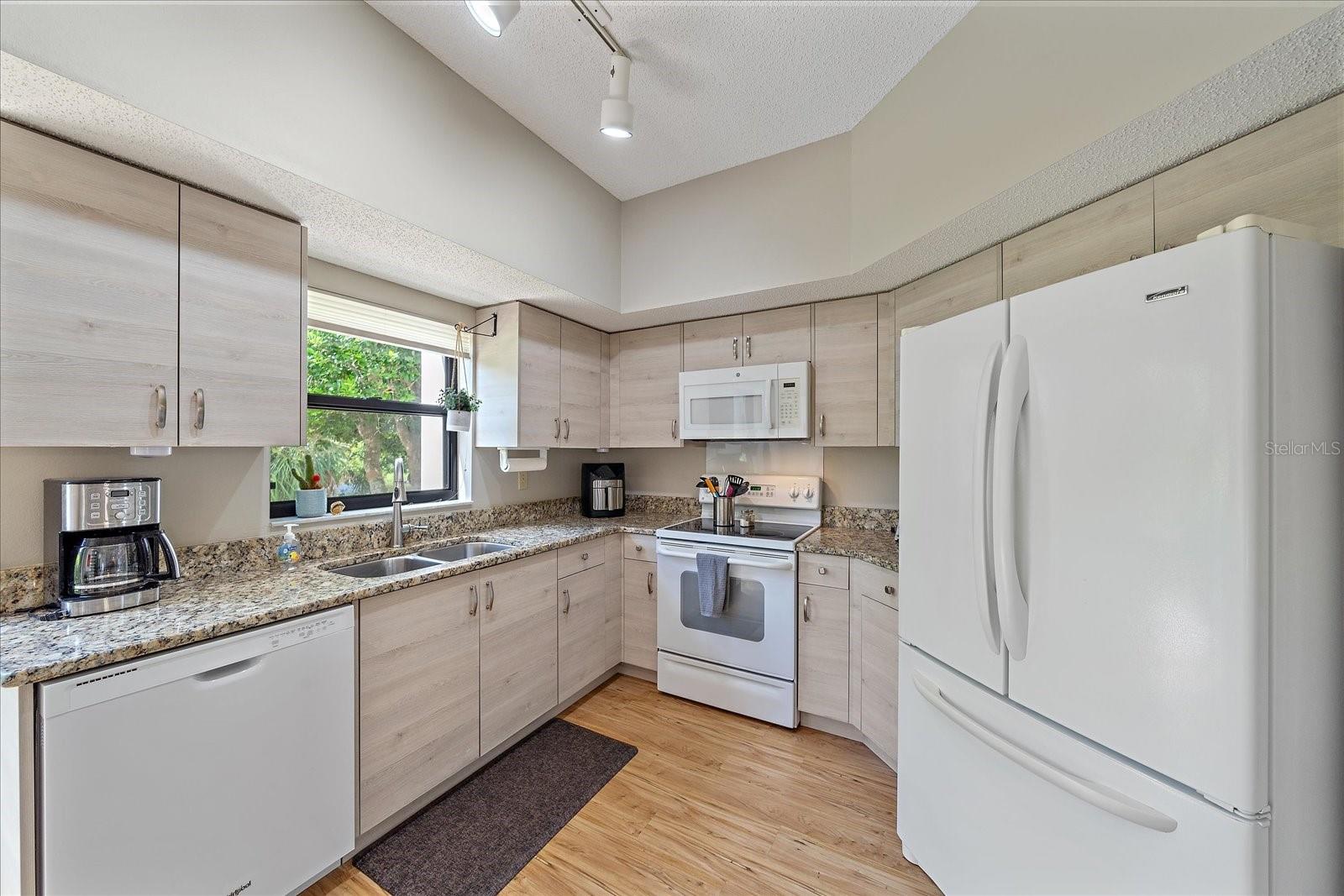 1612 STARLING DR #101, SARASOTA, FL, 34231