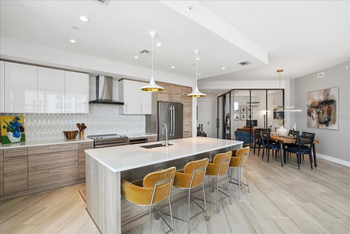 111 S PINEAPPLE AVE #714, SARASOTA, FL, 34236