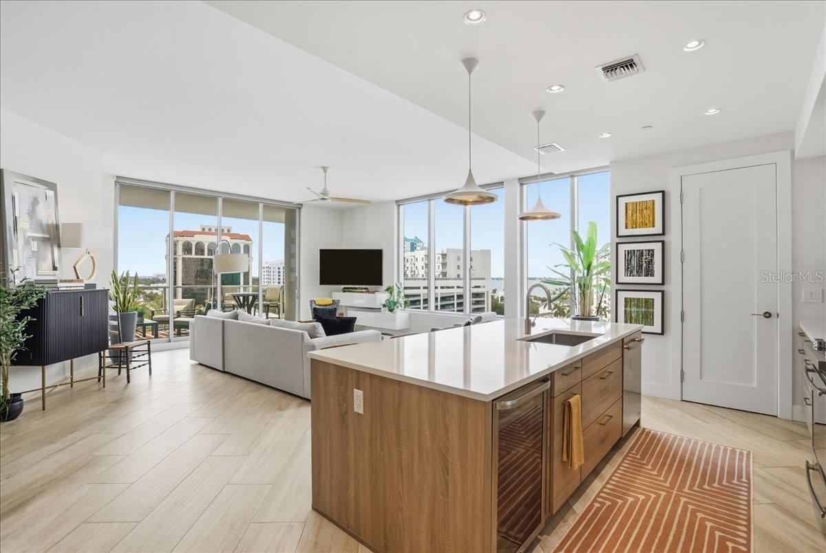 111 S PINEAPPLE AVE #714, SARASOTA, FL, 34236