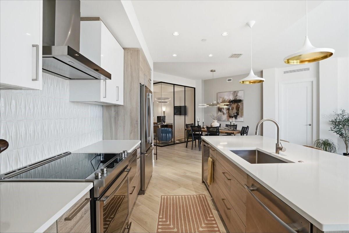 111 S PINEAPPLE AVE #714, SARASOTA, FL, 34236