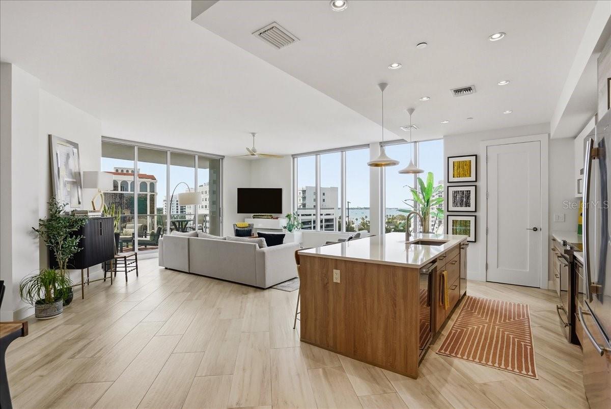 111 S PINEAPPLE AVE #714, SARASOTA, FL, 34236