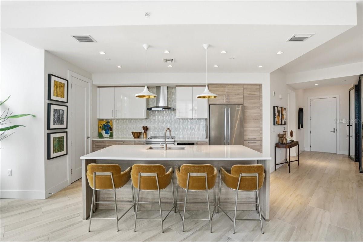 111 S PINEAPPLE AVE #714, SARASOTA, FL, 34236