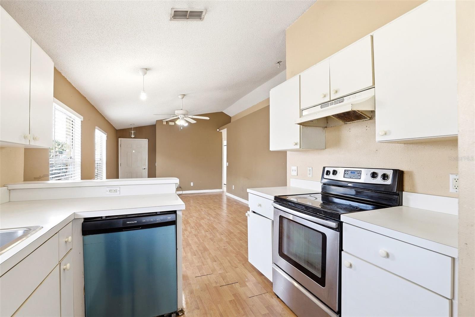 8865 LAMBERT LN, ORLANDO, FL, 32825