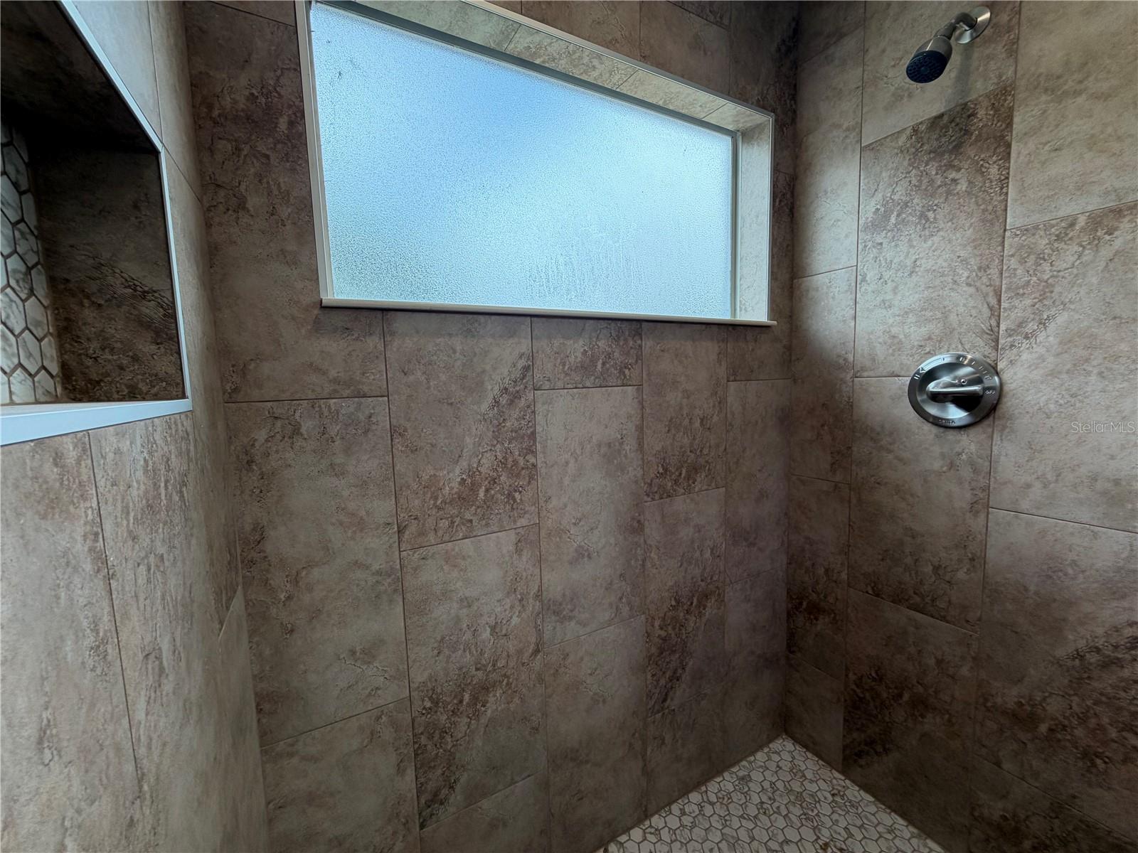 528 ORANGE COSMOS BLVD, DAVENPORT, FL, 33837