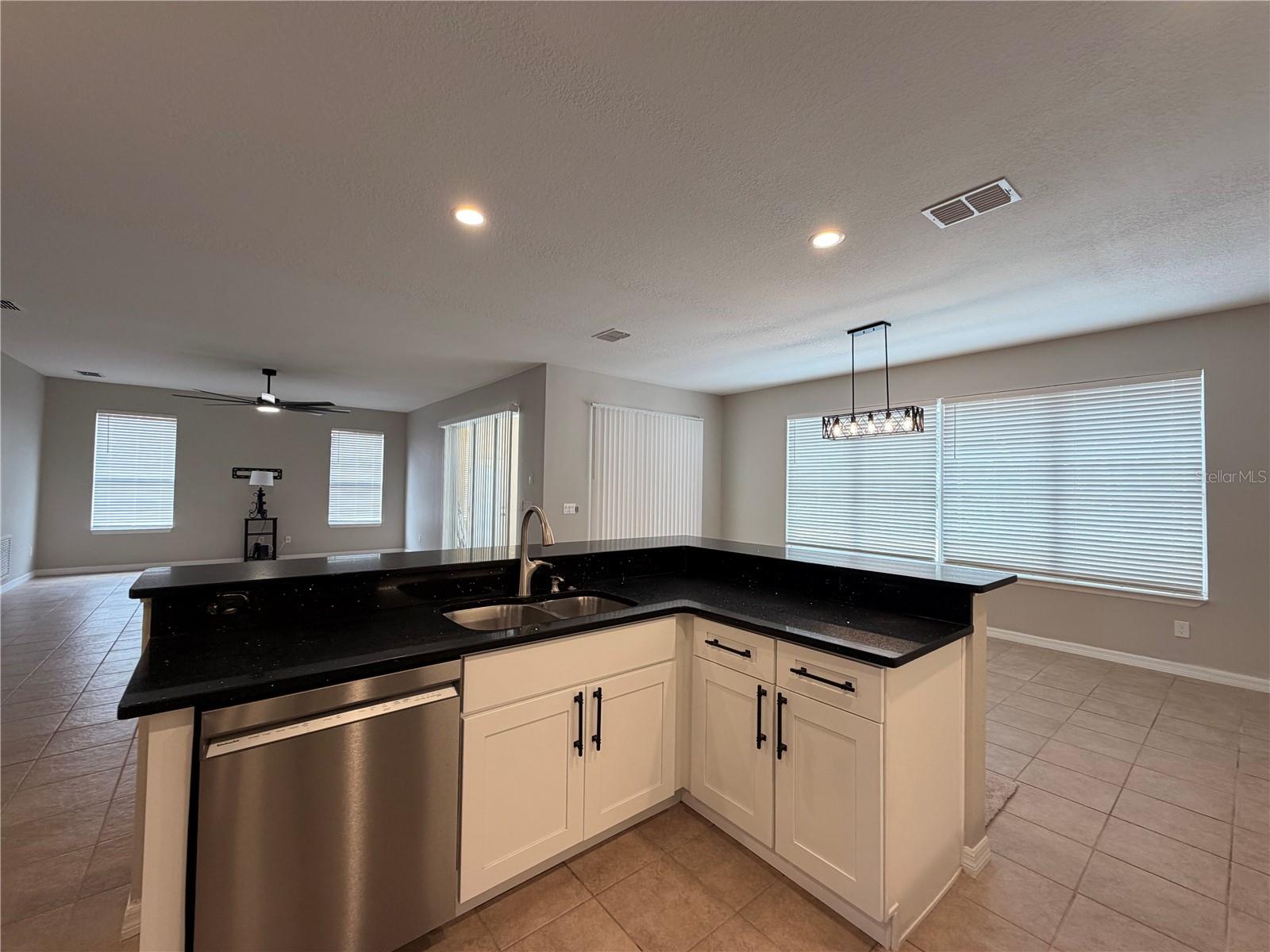 528 ORANGE COSMOS BLVD, DAVENPORT, FL, 33837