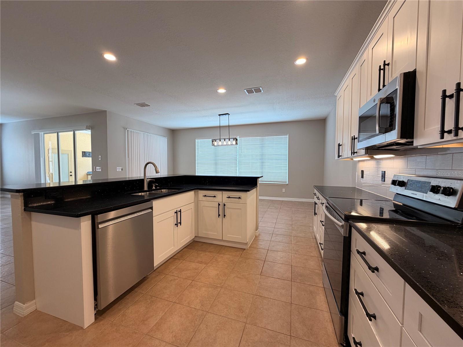 528 ORANGE COSMOS BLVD, DAVENPORT, FL, 33837